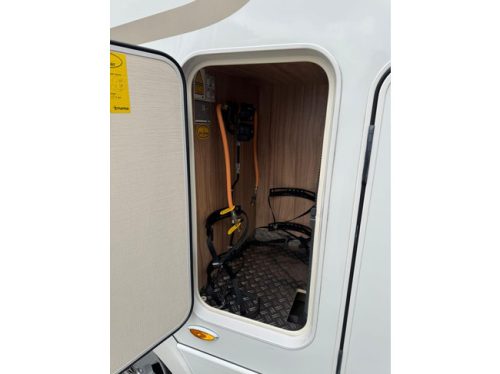 Hymer MLT 580 V6 190HP Single Beds Led 2 Solar Panels photo: 23