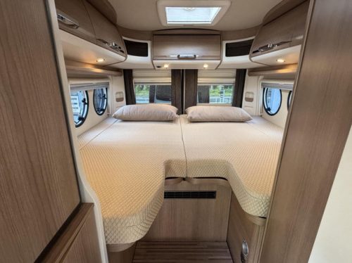 Carthago 640 LE Charming GT Autom&aacute;tico Camas Individuales Panel Solar Suspensi&oacute;n Neum&aacute;tica foto: 18