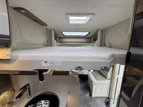 Dethleffs Trend 7057 Autom&aacute;tico Cama Queen Cama Abatible foto: 16
