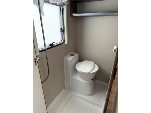 Knaus Sport Silver Selection 500 UF mover airco pano awning photo: 15