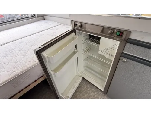 Beyerland Sprinter 430 TM dinette fixed bed toilet  photo: 8
