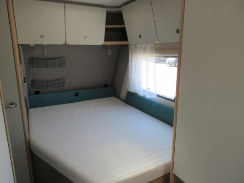 Dethleffs Aero 470 FR WITH MOVER AND FIXED AWNING photo: 4