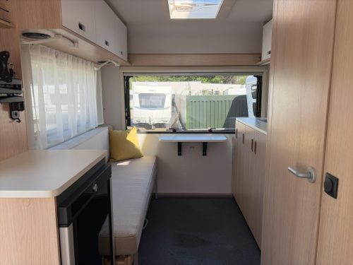 Adria Aviva 422 PY Mover/Klimaanlage/Vorzelt Foto: 2