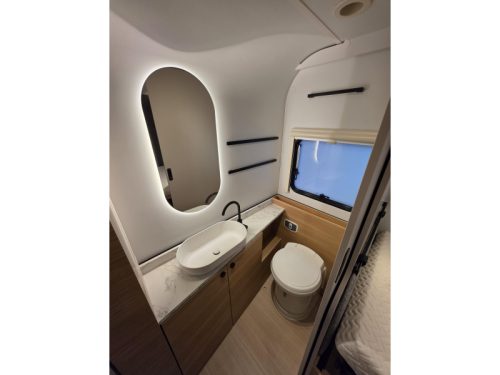 Adria Adora 572 UT Alde heating  photo: 13