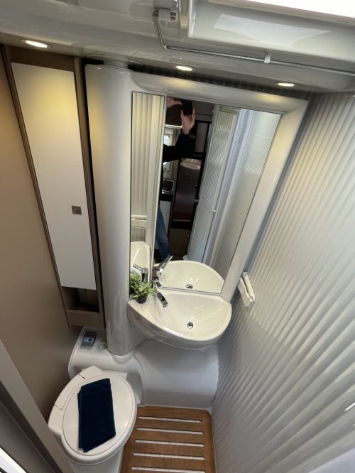 Hymer Etrusco T7300 SB EINZELBETTEN + HUBBETT FAHRRADTR&Auml;GER LIFT Foto: 11