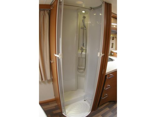 Knaus Sun Ti 700 LEG Queensbed, Garage. photo: 15