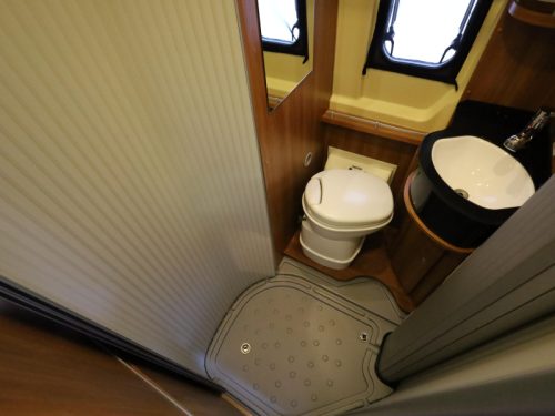 Globecar Campscout roof air conditioning | Van conversion busbiker photo: 11
