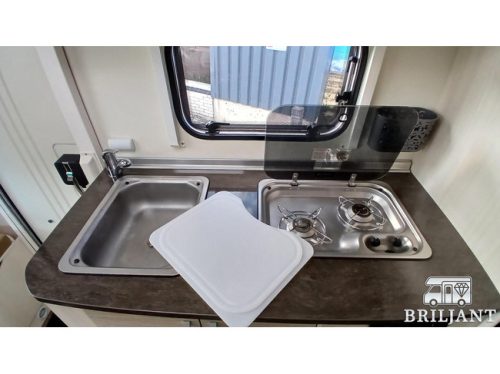 B&uuml;rstner Brevio T-646 .. camping-car unique hors r&eacute;seau photo : 22