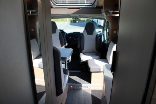 Junger Knaus VanSation 650 Peugeot 2.2 l/ 165 PS mit nur 7.873 km Einzelbetten (45  Foto: 32