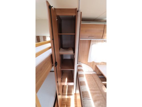 B&uuml;rstner Averso 495 TK Bunk bed / Awning photo: 9