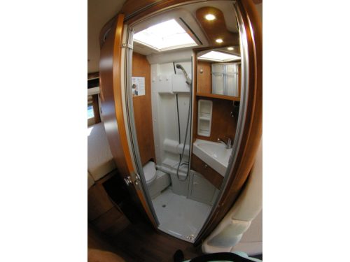 Carthago Malibu 600 Automatic, Transverse bed. photo: 14