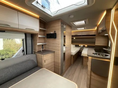 Knaus Sudwind Black Selection 460 EU MOVER-THULE LUIFEL-VLOERV foto: 6