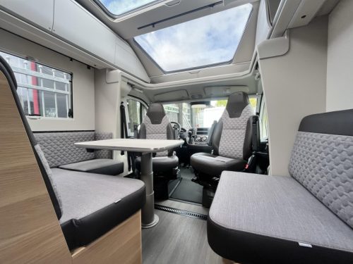 Adria Coral Plus 670 SC - QUEENSBED Foto: 1