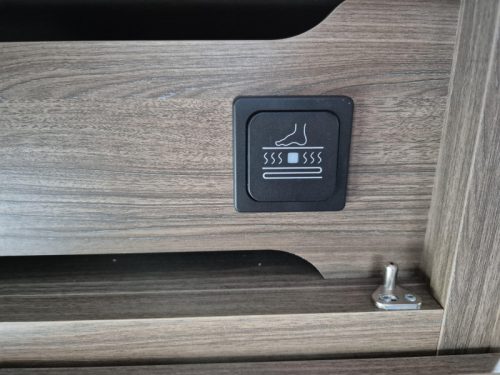 Tabbert Cazadora 420 QD 2.3 Layout with mega kitchen! photo: 19