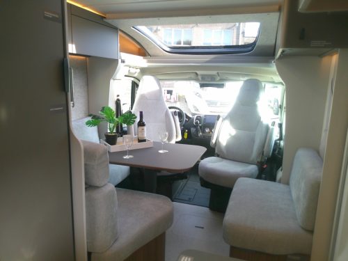 LMC Cruiser 740 EL single beds, Automatic  photo: 11