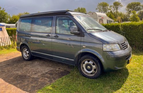 VOLKSWAGEN MULTIVAN photo: 1