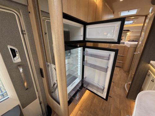 Hymer B ML I 880 Air conditioning, dish, automatic photo: 15