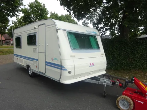 Adria Unica B 462 DP  foto: 2