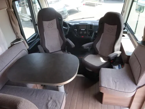 Knaus L!ve I 650 MEG AUTOMAAT 160 PK AIRCO Foto: 2