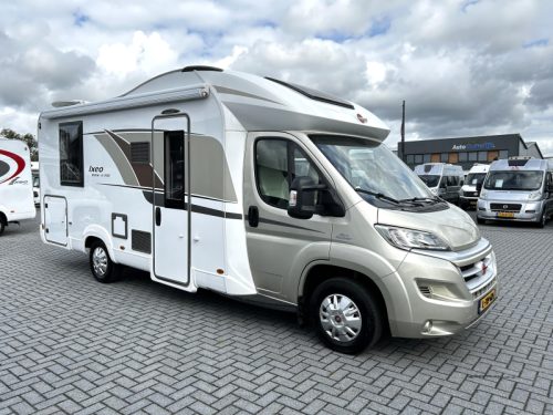 B&uuml;rstner Ixeo IT 700 Queenbed/pop-top roof/39,000km photo: 1
