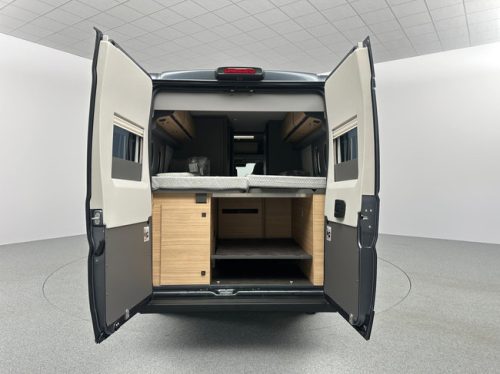 Malibu Van Comfort 640 LE Charming GT Skyview photo: 17