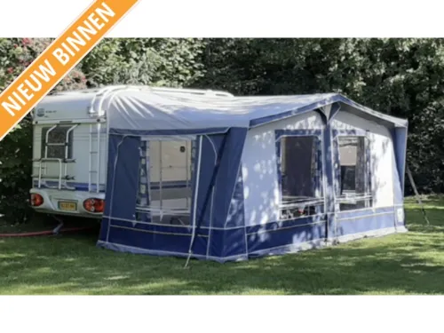 Hobby De luxe Easy 400 SF d&icirc;nette lit fixe toilettes