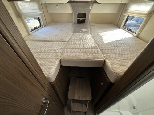 Hymer BML-I 780 OVERHEAD CUPBOARDS INSTEAD OF LIFT BED! photo: 18