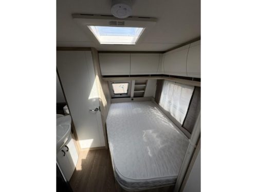 Hobby De Luxe 460 UFE Model 2027 photo: 9