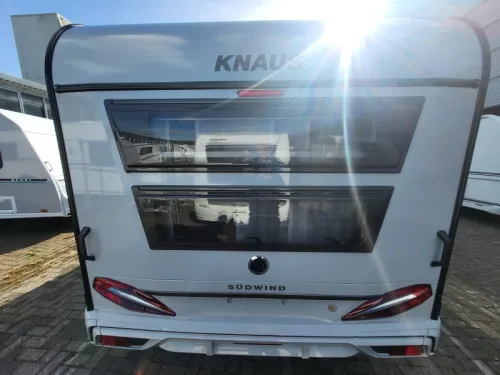 Knaus Sudwind Black Selection 540 FDK super ger&auml;umig und komplett Foto: 6