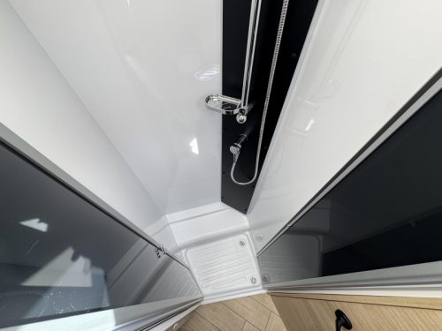 Chausson Etape Line 788 Transverse bed pop-top roof photo: 17