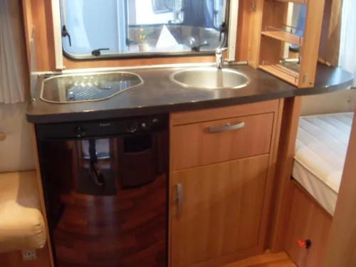 Eriba Sporting Jive 465 mit Rangierhilfe Foto: 4