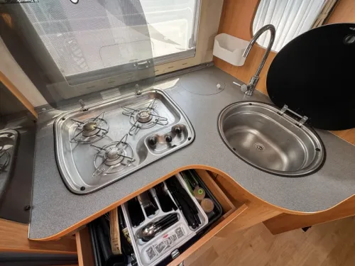 Adria Adriatik 660 SP Family camper 2 air conditioners photo: 6
