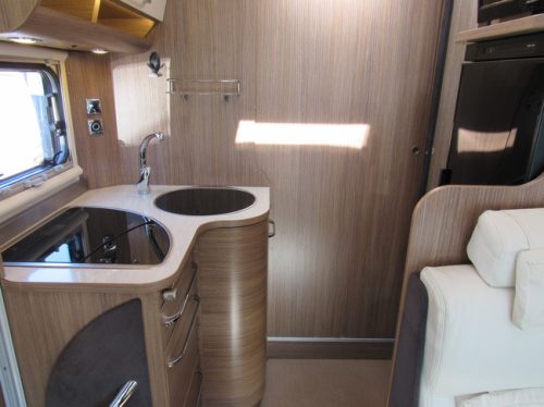 Itineo MB700 Fiat A-class French bed and Pop-top roof year of manufacture2016 photo: 12