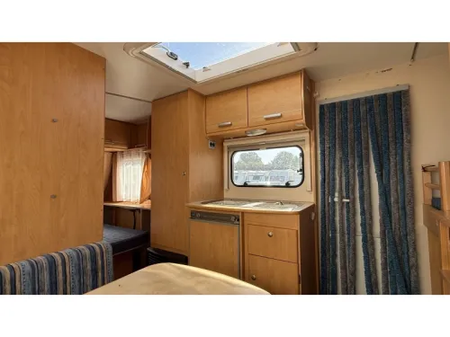 Caravelair Antares Luxe 426 bunk bed transverse bed photo: 3
