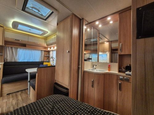 Wilk Vida 420 FD mover, awning, top condition photo: 5
