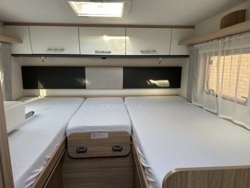 Sunlight T67S Automatic Adventure Single Beds photo: 13