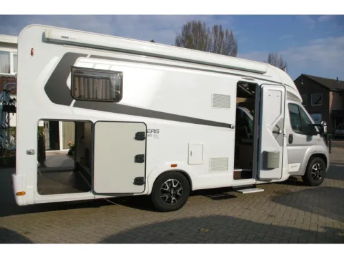 Weinsberg CaraSuite 700 ME Einzelbetten, XXL Garage Foto: 4