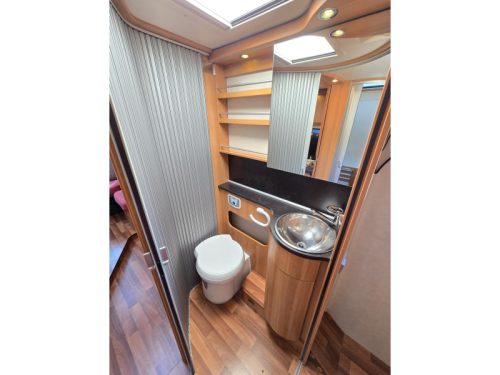 Hymer Tramp CL 698 Silver Queensbed Solar  photo: 15