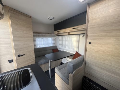Sterckeman Easy Comfort 390 CP Rangierhilfe und Kassettenmarkise Foto: 4
