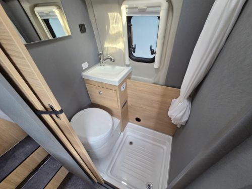 P&ouml;ssl Trenta 640 Autom&aacute;tico - Cama longitudinal foto: 15