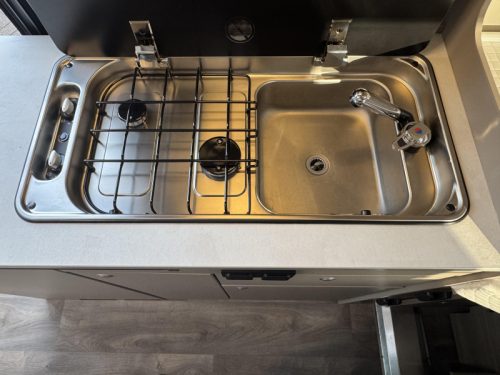 Carado CVE 640 8T Automatic-Longitudinal beds photo: 7