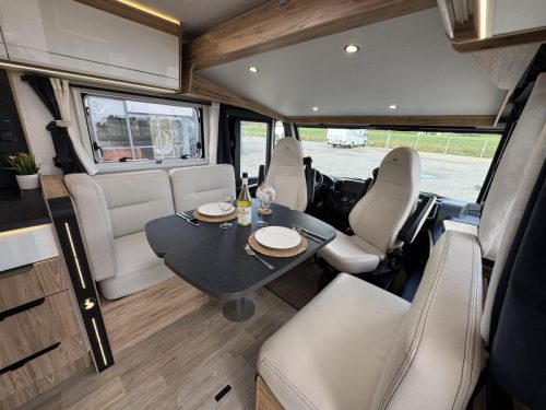 Bavaria I 740 Automaat Queensbed 180PK Foto: 12