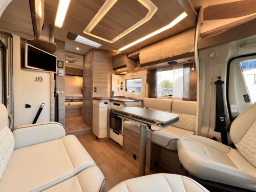 Rapido 696 F 60 Edition Automaat Face to face Foto: 2