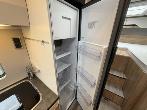 Hymer Exis-i 580 No Drop-down Bed - 1st owner photo: 11