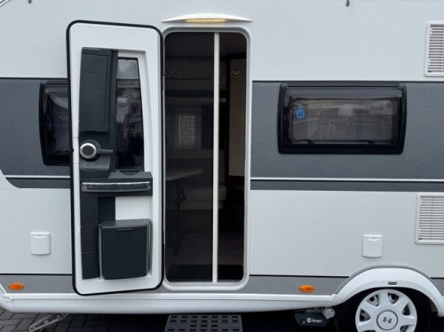 Hobby Excellent 495 UL with single beds **Mover/Bike rack/Awning tent/1st owner/Very neat caravan** photo: 16