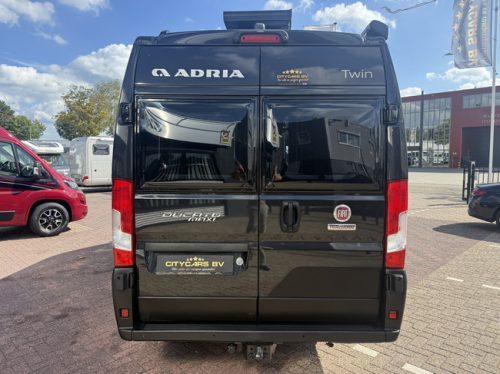 Adria Twin 640 SGX Supreme 9 traps automaat full options 160 pk elktr lengte hefbed luifel trekhaak eltr schotel tv leder foto: 6