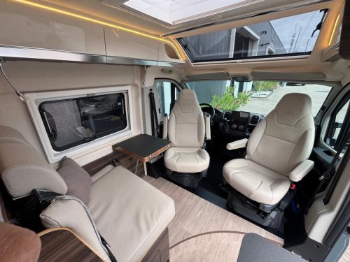 Laika Ecovip 645 unique van packed with options photo: 2