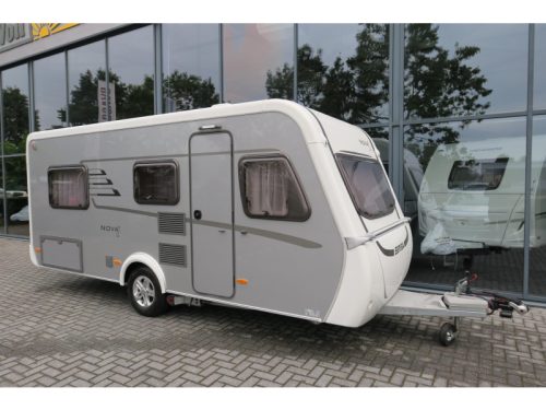 Eriba Nova Light 442 VLOERVERW.+MOVER+VOORTENT Foto: 1