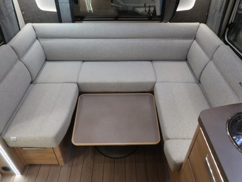 Knaus Sudwind Black Selection 450 FU FRENCH BED / DINETTE photo: 14