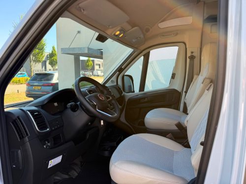 B&uuml;rstner Wohnmobil 640 aktives Foto: 8